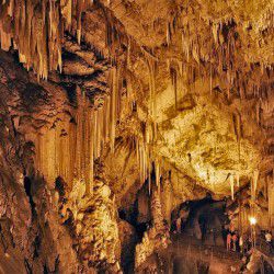 Petralona Cave © Thessaloniki.travel