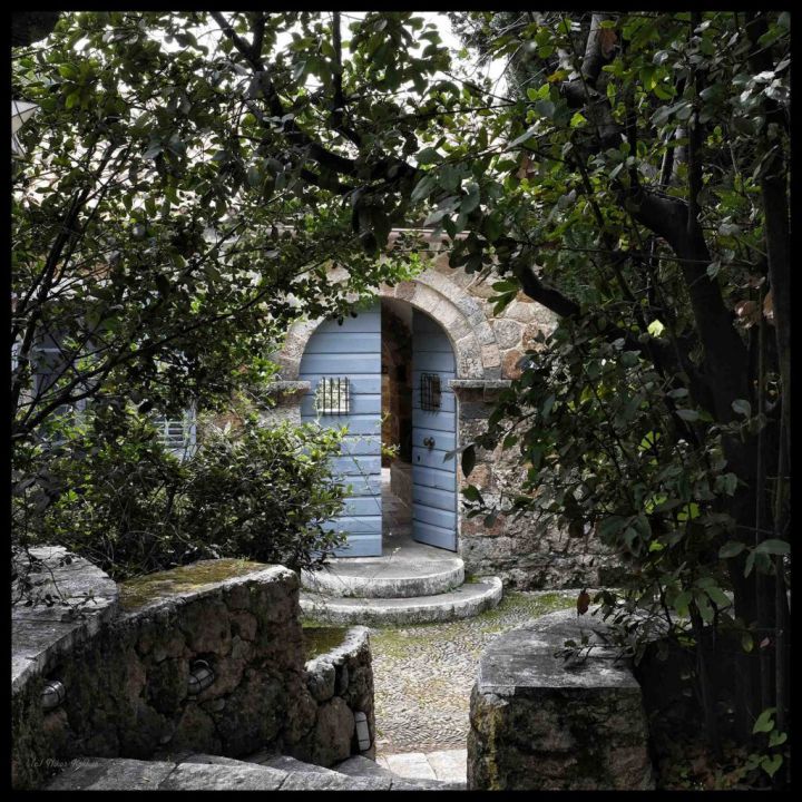 The house of Patrick Leigh Fermor © Nikos Kokkas  via Εlculture.gr